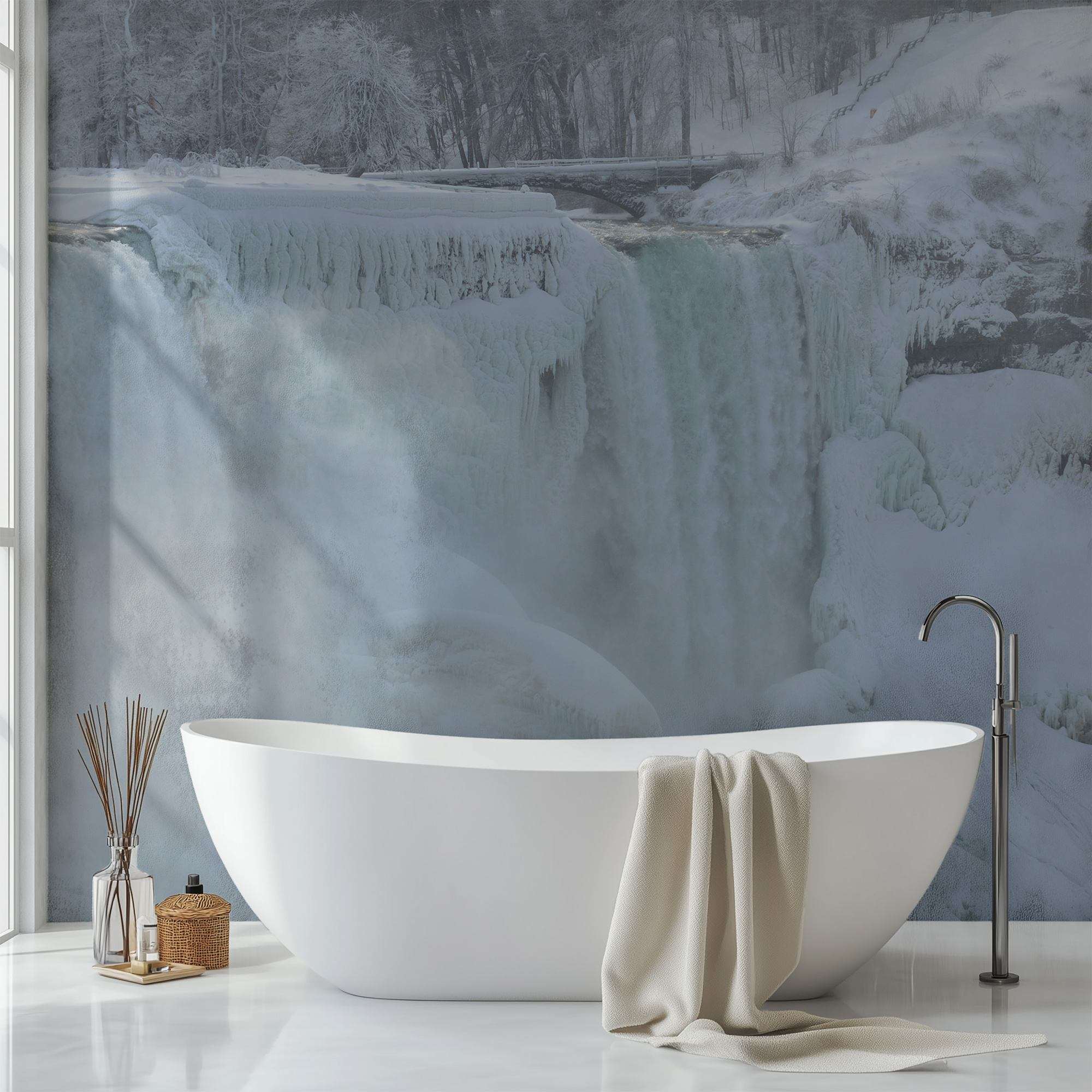 Fotobehang Bevroren Waterval in Winterlandschap