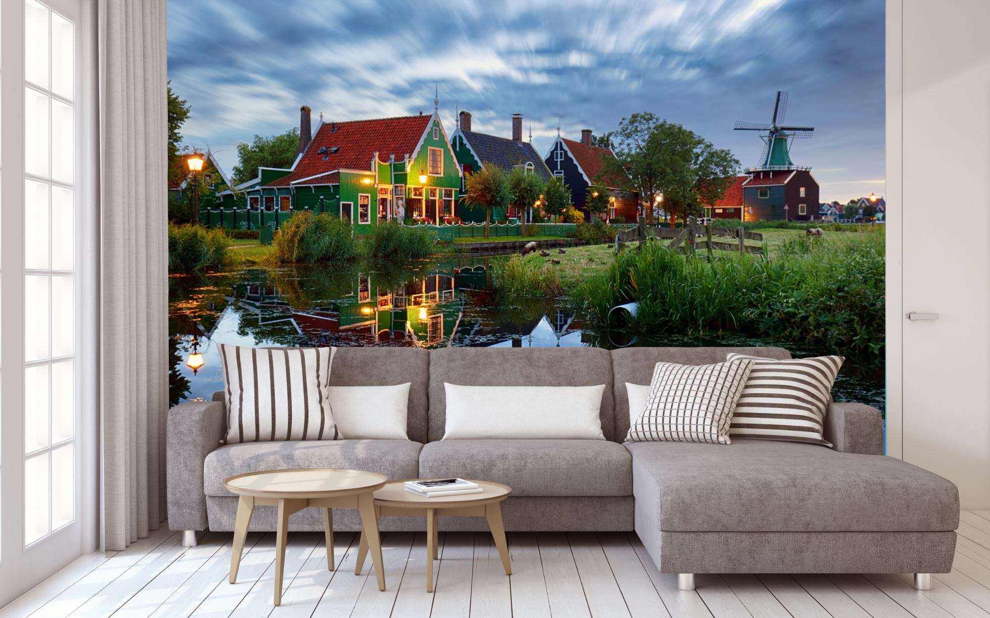 Fotobehang Nederlandse Boerderij met Molen bij Avond