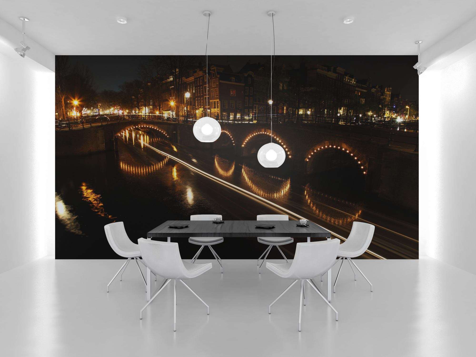 Fotobehang Verlichte Stadsbrug in de Nacht