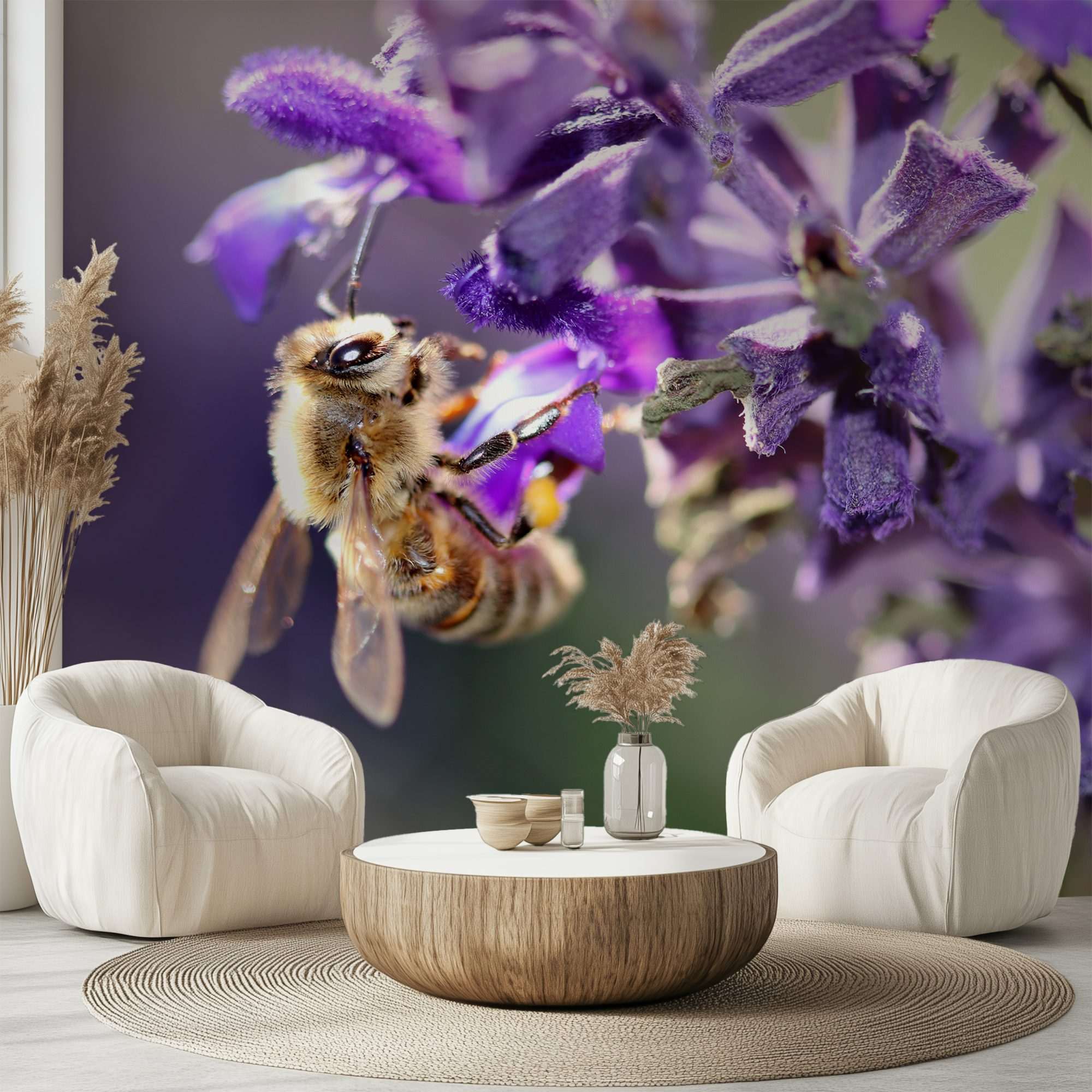 Fotobehang Bij op Paarse Salie Bloemen