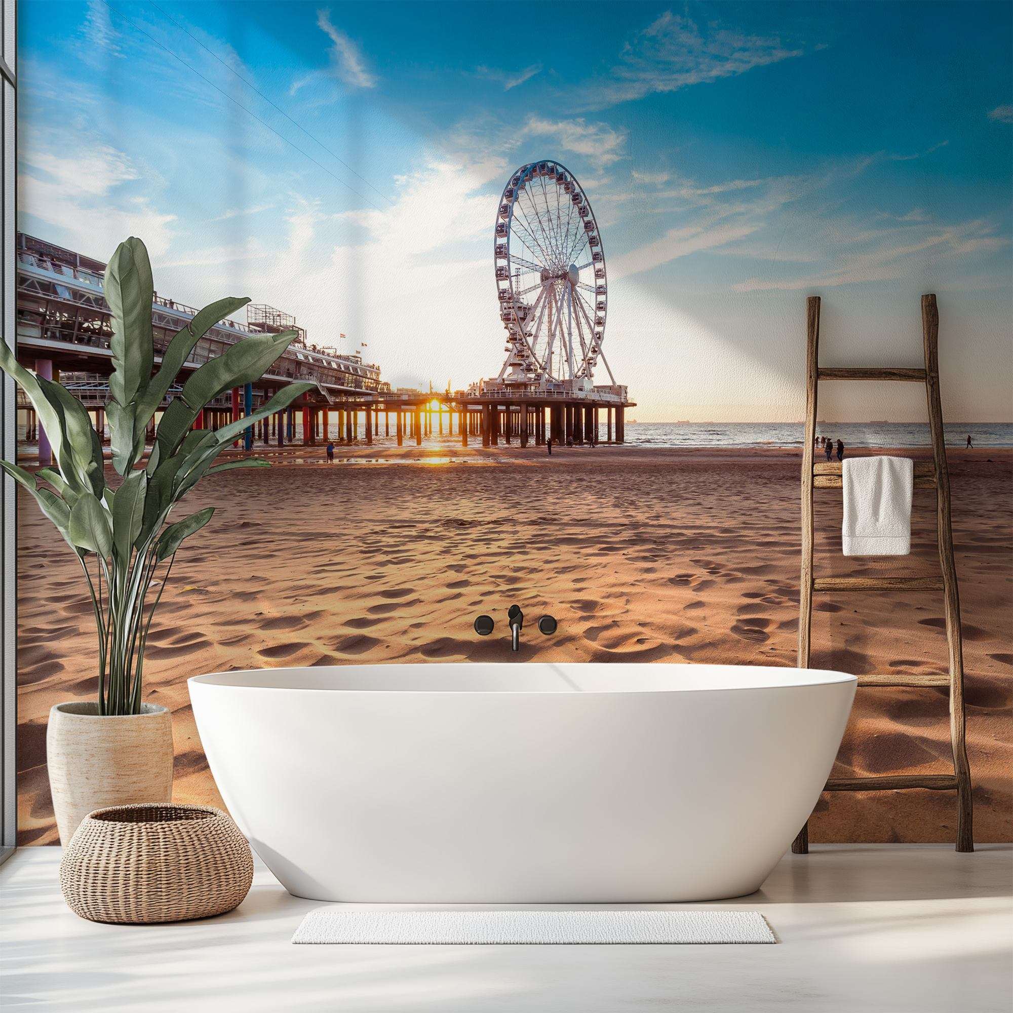 Fotobehang Pier van Scheveningen met reuzenrad en strand