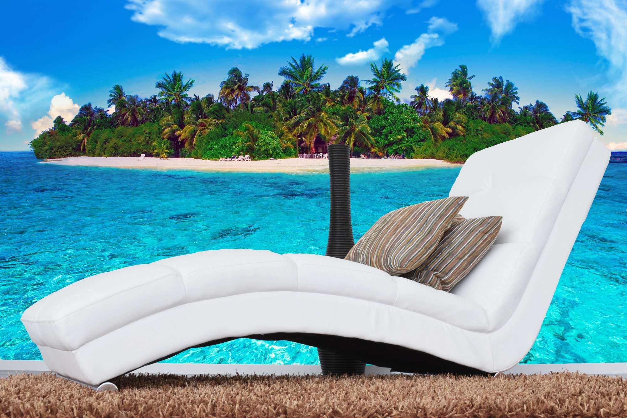 Fotobehang Tropisch Eiland met Palmbomen en Turquoise Zee