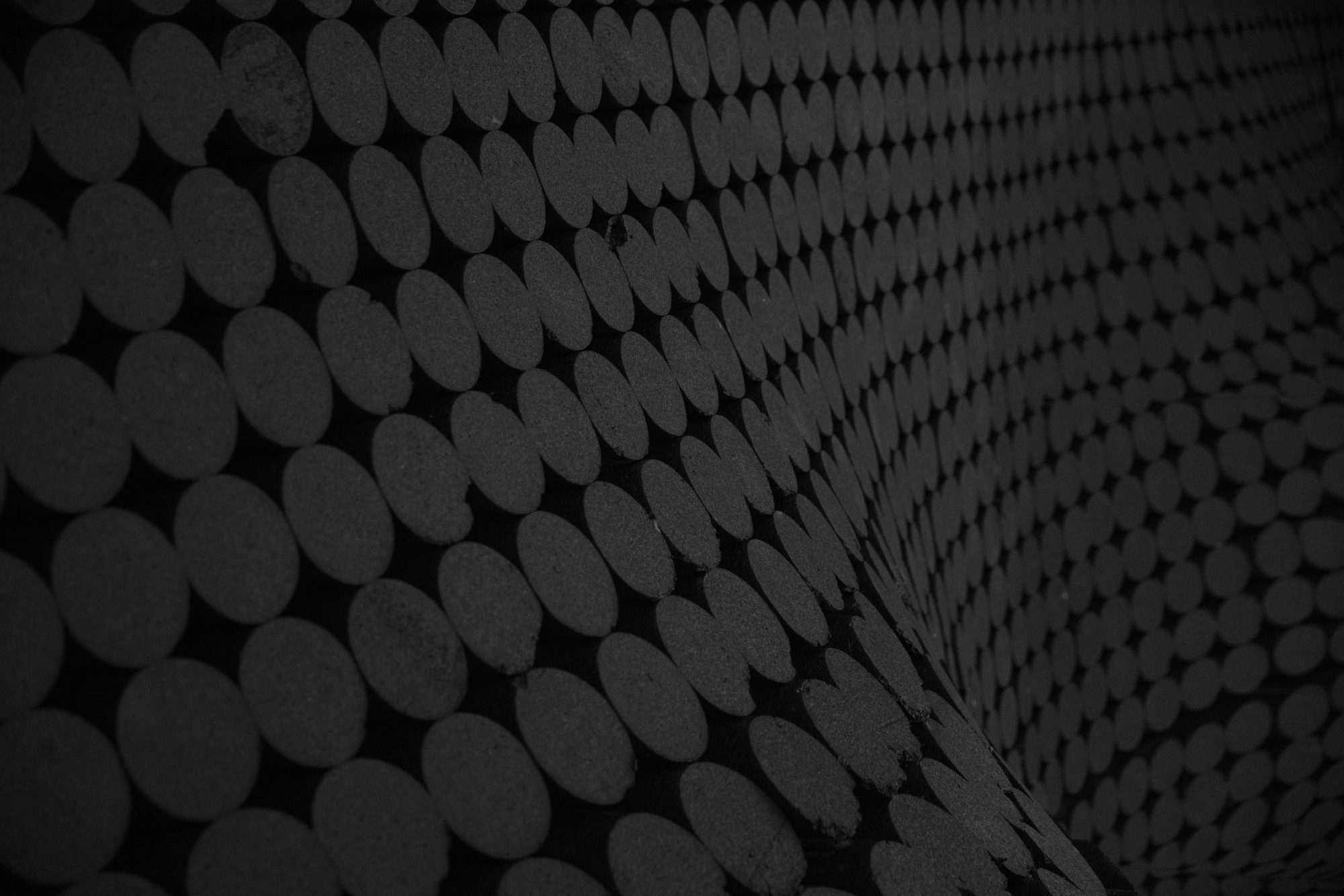 Fotobehang Abstracte Donkere Cirkels met Diepte - Afbeelding 2